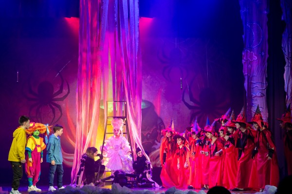 Студия «Апуш» возродила спектакль театра Г.Камала (ФОТО) Студия «Апуш» возродила спектакль театра Г.Камала (ФОТО)