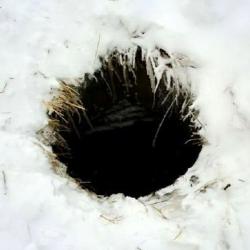 Не дошел до дома десять метров: в Татарстане ребенок погиб, упав в колодец