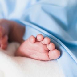 Житель Уфы спас годовалую девочку, которую мать уронила в сугроб