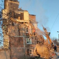 В Тульской области в городе Ефремов обрушился подъезд пятиэтажки В Тульской области в городе Ефремов обрушился подъезд пятиэтажки