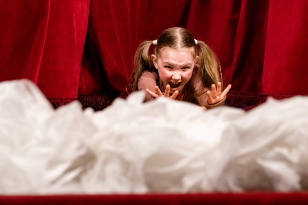 Студия «Апуш» возродила спектакль театра Г.Камала (ФОТО) Студия «Апуш» возродила спектакль театра Г.Камала (ФОТО)