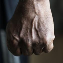 Казанец избил, задушил шарфом и закопал в снегу свою знакомую Казанец избил, задушил шарфом и закопал в снегу свою знакомую