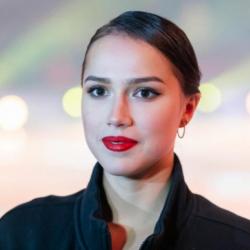 Загитова попала в аварию на такси после эвакуации личного автомобиля Загитова попала в аварию на такси после эвакуации личного автомобиля