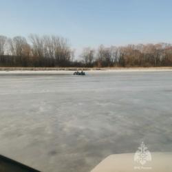 В Татарстане три рыбака провалились под лед В Татарстане три рыбака провалились под лед