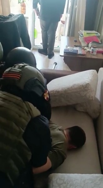 Снайпер не потребовался: СОБР из РТ взял дебошира с ружьём из Вятских Полян