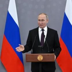 Путин наградил орденами и почетными званиями шестерых жителей Татарстана