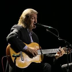 На сцене Татарской филармонии выступит народный артист России Олег Митяев