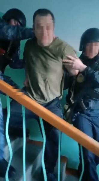 Снайпер не потребовался: СОБР из РТ взял дебошира с ружьём из Вятских Полян