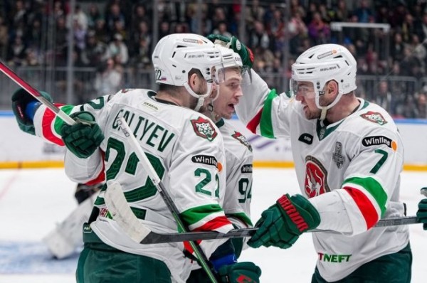 Казанский &laquo;Ак Барс&raquo; выиграл у &laquo;Авангарда&raquo; со счетом 3:2