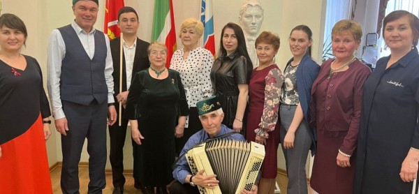 В Постпредстве РТ обсудили творческие планы ансамбля &laquo;Акчарлак&raquo;