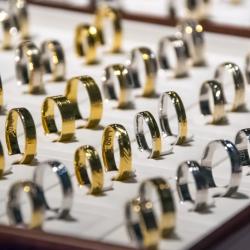 Ограбление ювелирного магазина в Татарстане попало на ВИДЕО Ограбление ювелирного магазина в Татарстане попало на ВИДЕО