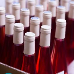 Из оборота в Казани изъяли 1300 литров алкоголя и 14 тысяч пачек сигарет без маркировки