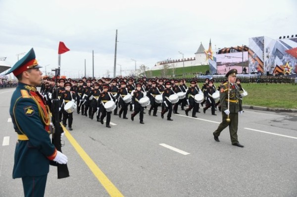 Жители Челнов смогут бесплатно ездить на общественном транспорте 9 мая Жители Челнов смогут бесплатно ездить на общественном транспорте 9 мая