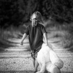 Голод и побои: Россиянка с 19-летним пасынком месяцами истязали четверых приёмных детей