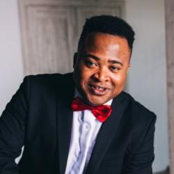 В Уфе скончался известный шоумен из Нигерии Боджей Давид