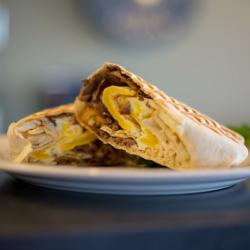 В Башкортостане 17 человек отравились бесплатной шаурмой