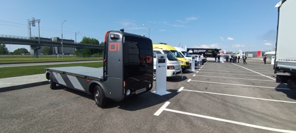 Профессия дальнобойщика умрёт? Беспилотные фуры вышли на трассу Москва-СПб Профессия дальнобойщика умрёт? Беспилотные фуры вышли на трассу Москва-СПб