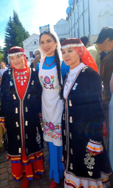 Тинчуринцы приняли участие в параде, посвященном Дню России (ФОТО)