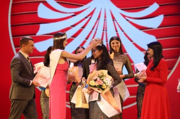 Корону красавице из Азербайджана: в Казани выбрали &laquo;Жемчужину мира &ndash; 2023&raquo;