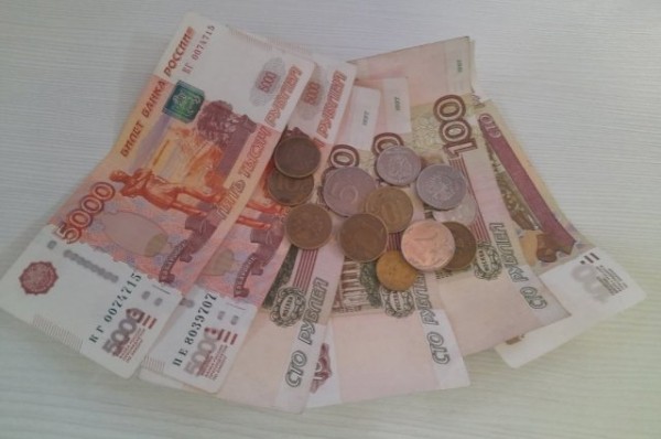 В Набережных Челнах в офисе банка мужчина запустил салют
В Набережных Челнах в офисе банка мужчина запустил салют