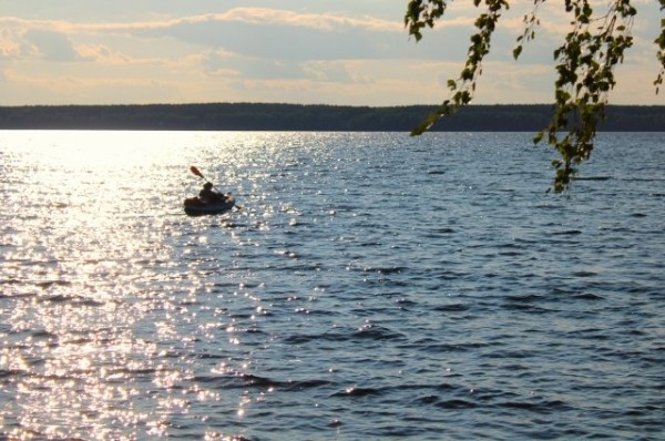 В Набережных Челнах очевидцы и сотрудники МЧС спасли рыбака