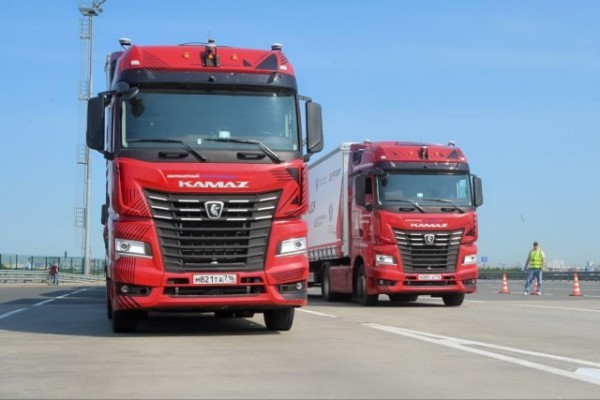 Профессия дальнобойщика умрёт? Беспилотные фуры вышли на трассу Москва-СПб Профессия дальнобойщика умрёт? Беспилотные фуры вышли на трассу Москва-СПб