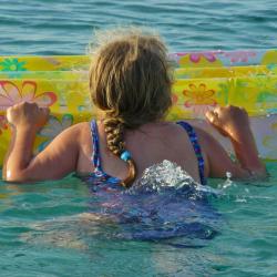 Казанцы начали активно жаловаться на появление сыпи после купания на Изумрудном озере