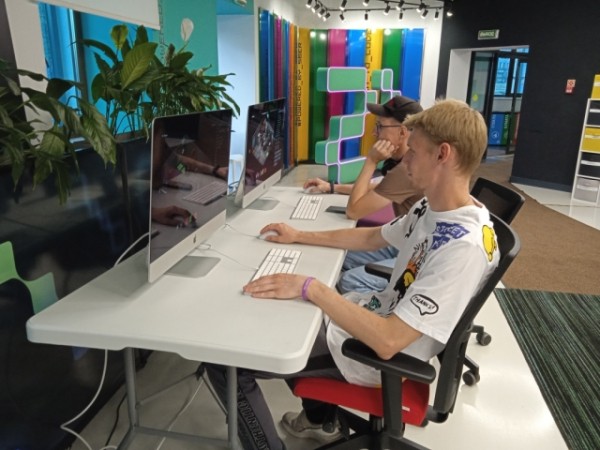 
        Стать программистом с нуля.        В Казани - первый выпуск школы программирования    