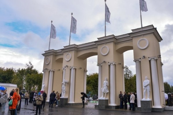 
        Из-за аномальной жары в Казани перенесли дневные мероприятия на вечер            