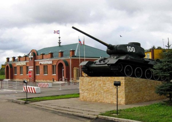 
        Атака с дронов.        В Казани задержали готовившего взрыв в Танковом училище    