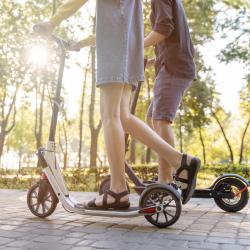 В России электросамокатчиков будут штрафовать наравне с автомобилистами