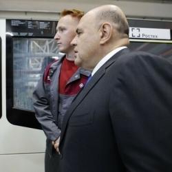 Мишустин призвал молодых людей работать на промышленных предприятиях