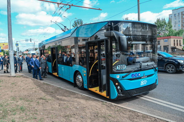Раис Татарстана проехался на троллейбусе нового поколения в Казани