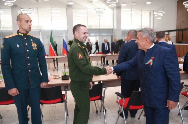 
        Командир танка &laquo;Алёша&raquo; накануне Дня Республики Татарстан прибыл в Казань            