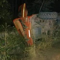 КамАЗ упал на бок и убил пятерых человек в ДТП в Хабаровском крае