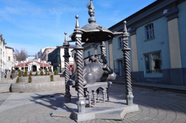 
        В столице Татарстана казанским котам посвятят экспозиции музея            