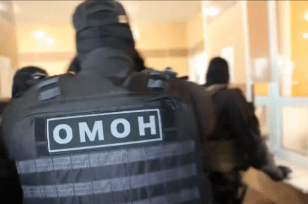 
        Фокус с картами.        Казанский банкир увел со счетов клиентов десятки миллионов    