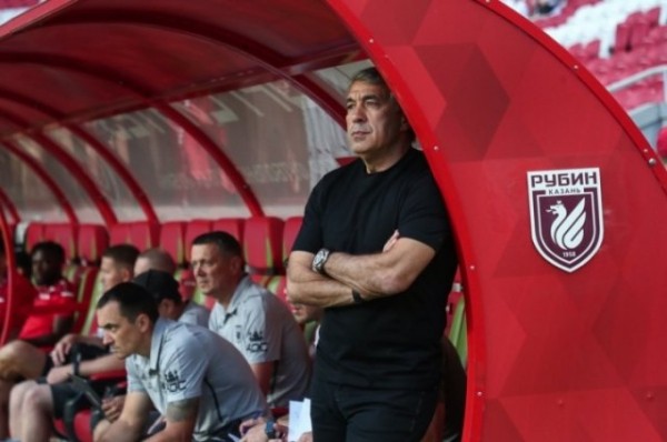 
        Главный тренер &laquo;Рубина&raquo; ответил на слухи о новых игроках в команде            