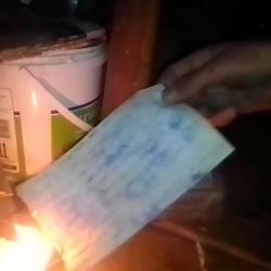 В Башкирии обидчивый 15-летний школьник поджег жилой дом семьи: мужчина спас дочь и беременную жену В Башкирии обидчивый 15-летний школьник поджег жилой дом семьи: мужчина спас дочь и беременную жену