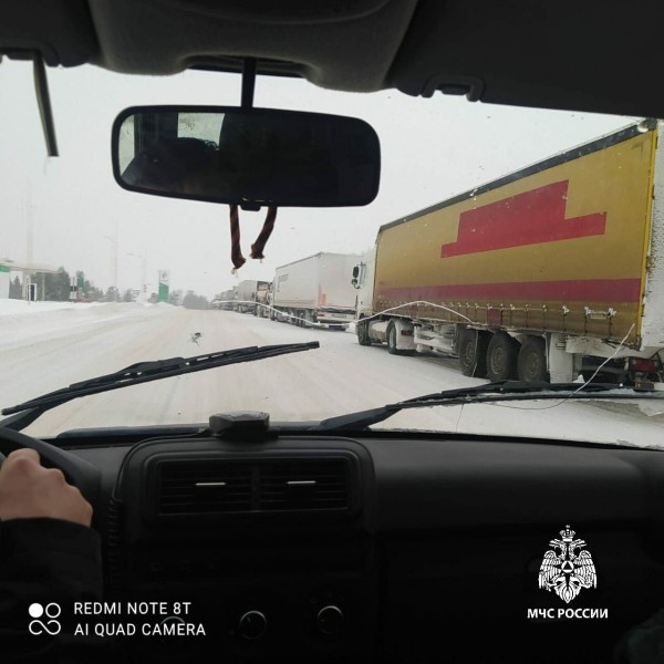 Из-за огромной пробки на трассе в Татарстане открыли пункт обогрева для водителей Из-за огромной пробки на трассе в Татарстане открыли пункт обогрева для водителей