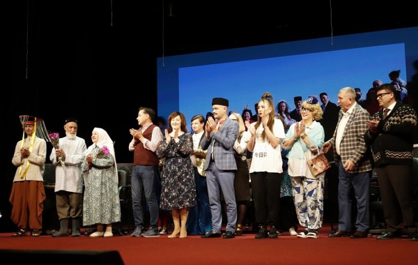 В 5 городах Татарстана состоялись гастроли спектакля "Женюсь.тат" (ФОТО) В 5 городах Татарстана состоялись гастроли спектакля "Женюсь.тат" (ФОТО)