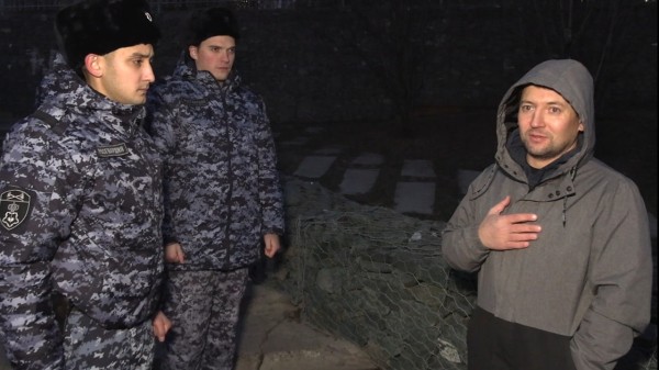 В Казани спасли провалившихся под лед женщину и двоих детей