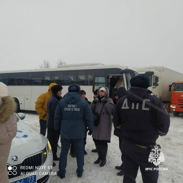 Из-за огромной пробки на трассе в Татарстане открыли пункт обогрева для водителей Из-за огромной пробки на трассе в Татарстане открыли пункт обогрева для водителей