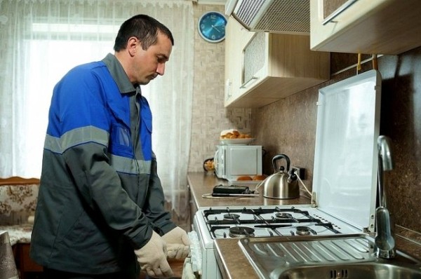 
        В татарстанских офисах &laquo;Газпрома&raquo; начали образовываться очереди    