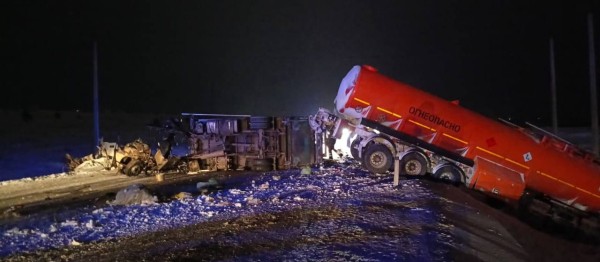 В Татарстане столкнулись мусоровоз и бензовоз: погибли двое