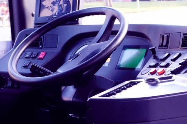 
        Более 50 человек эвакуировали из замерзшего автобуса в Татарстане    