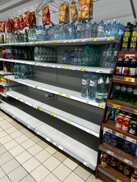 
        Казанцы публикуют фото пустых полок магазинов, товар не могут привезти    