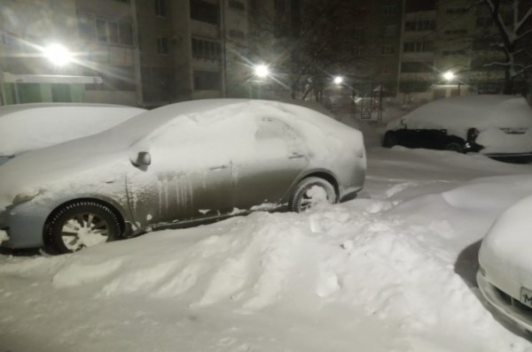 
        Из-за непогоды в Татарстане остались заблокированными более 200 фур    