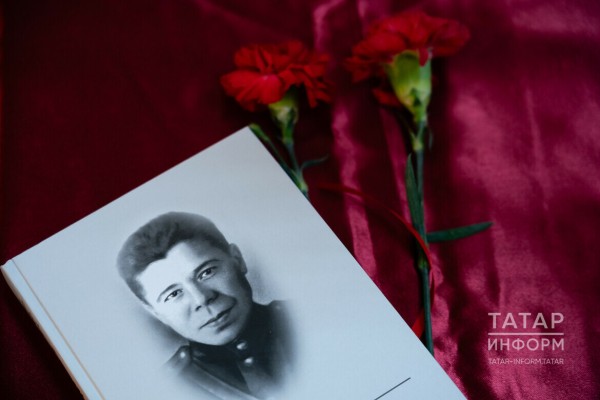 Ренат Харис: Фатих Карим — единственный поэт, который всю войну провел в окопах Ренат Харис: Фатих Карим — единственный поэт, который всю войну провел в окопах