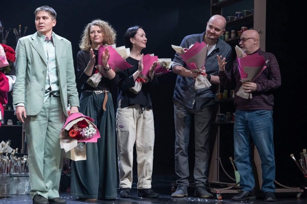 В театре Камала состоялась премьера спектакля "Чертов тост" (ФОТОРЕПОРТАЖ)